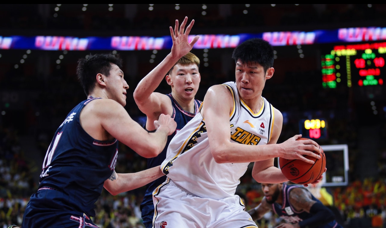 爱游戏娱乐-广东男篮再次获得胜利，稳坐第一