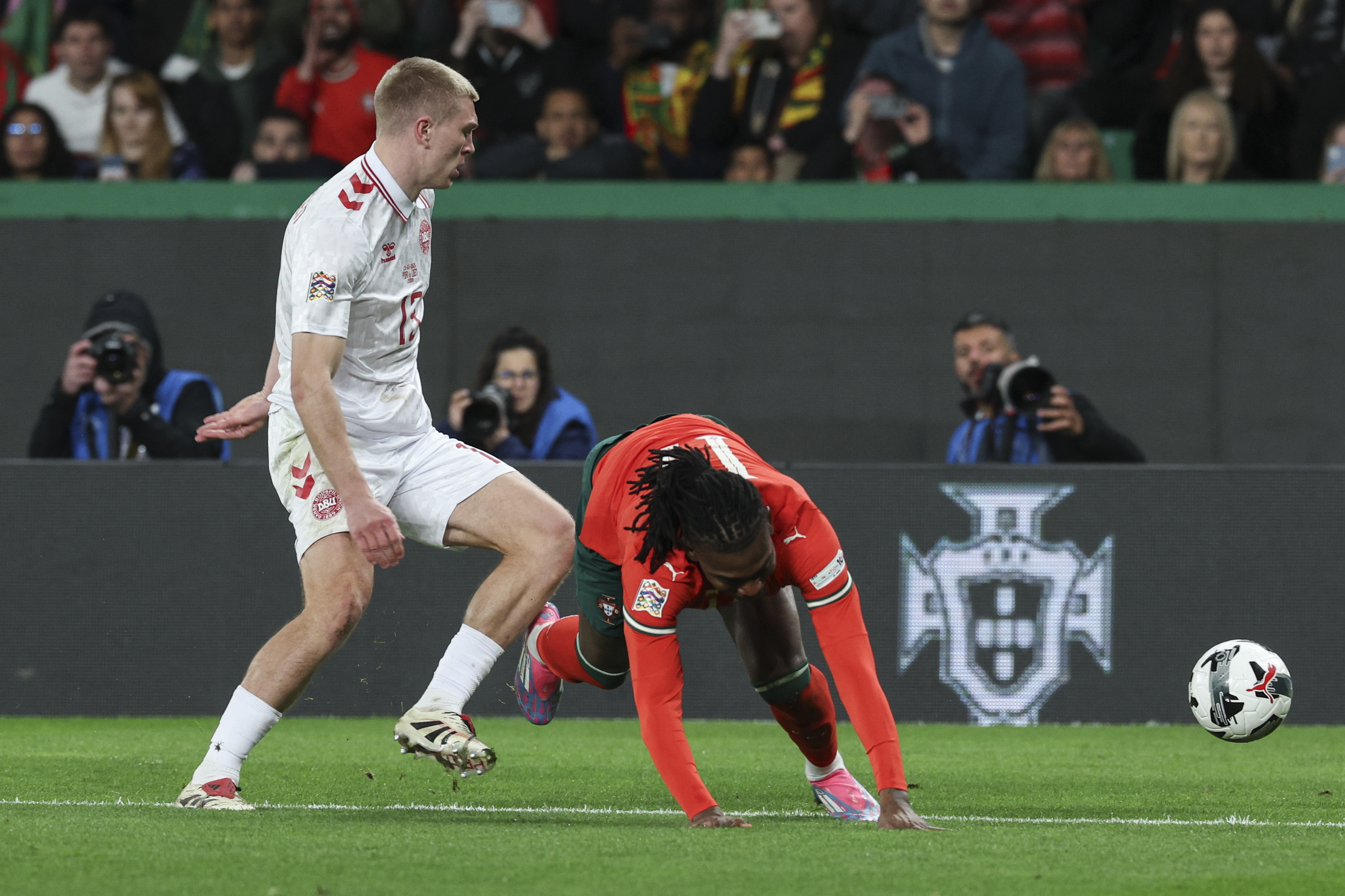 关于葡萄牙女足队成功晋级世界杯预选赛决赛圈，迎接挑战的信息