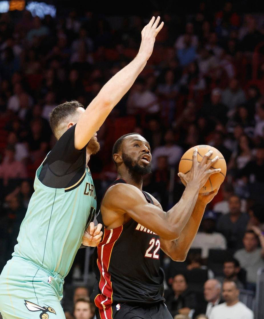 爱游戏中国-球员在最新一场比赛中创造出纪录表现