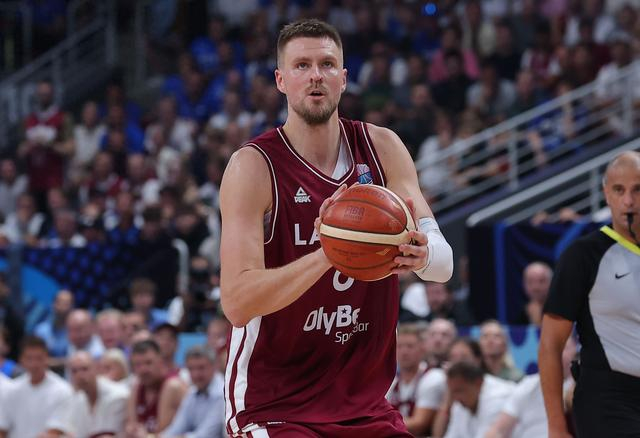 AYXapp下载-立陶宛男篮横扫猛龙，波尔津吉斯送出助攻