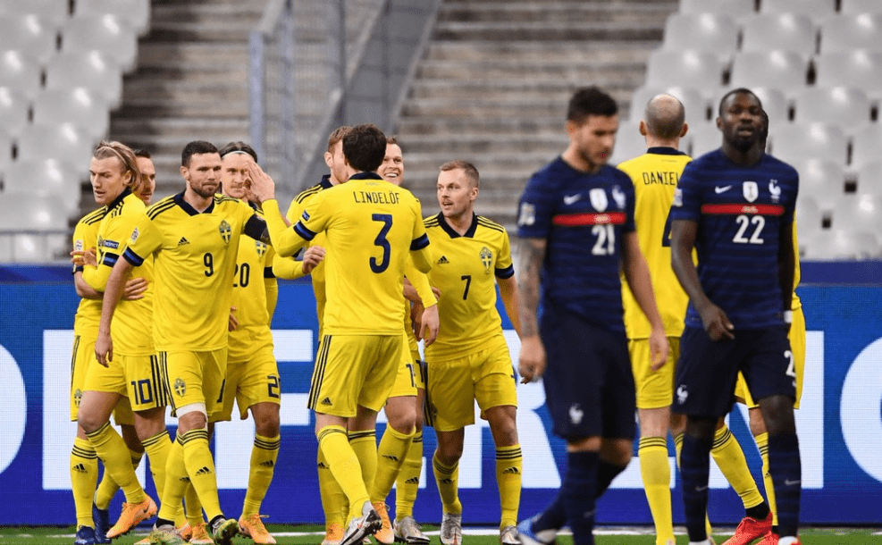 爱游戏在线-法国队碾压中国队，黄鸭组合统治全场