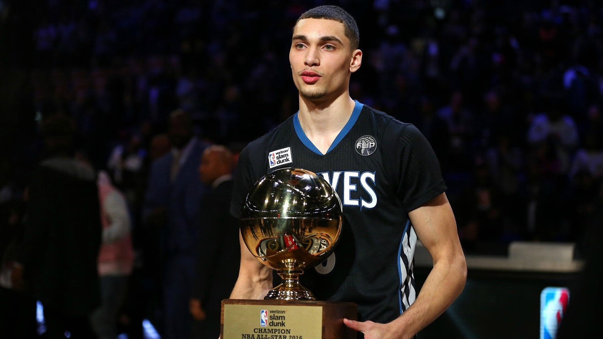 伊布彻底打爆防线，多特蒙德血拼沙特，一场跨越时空的足球狂想