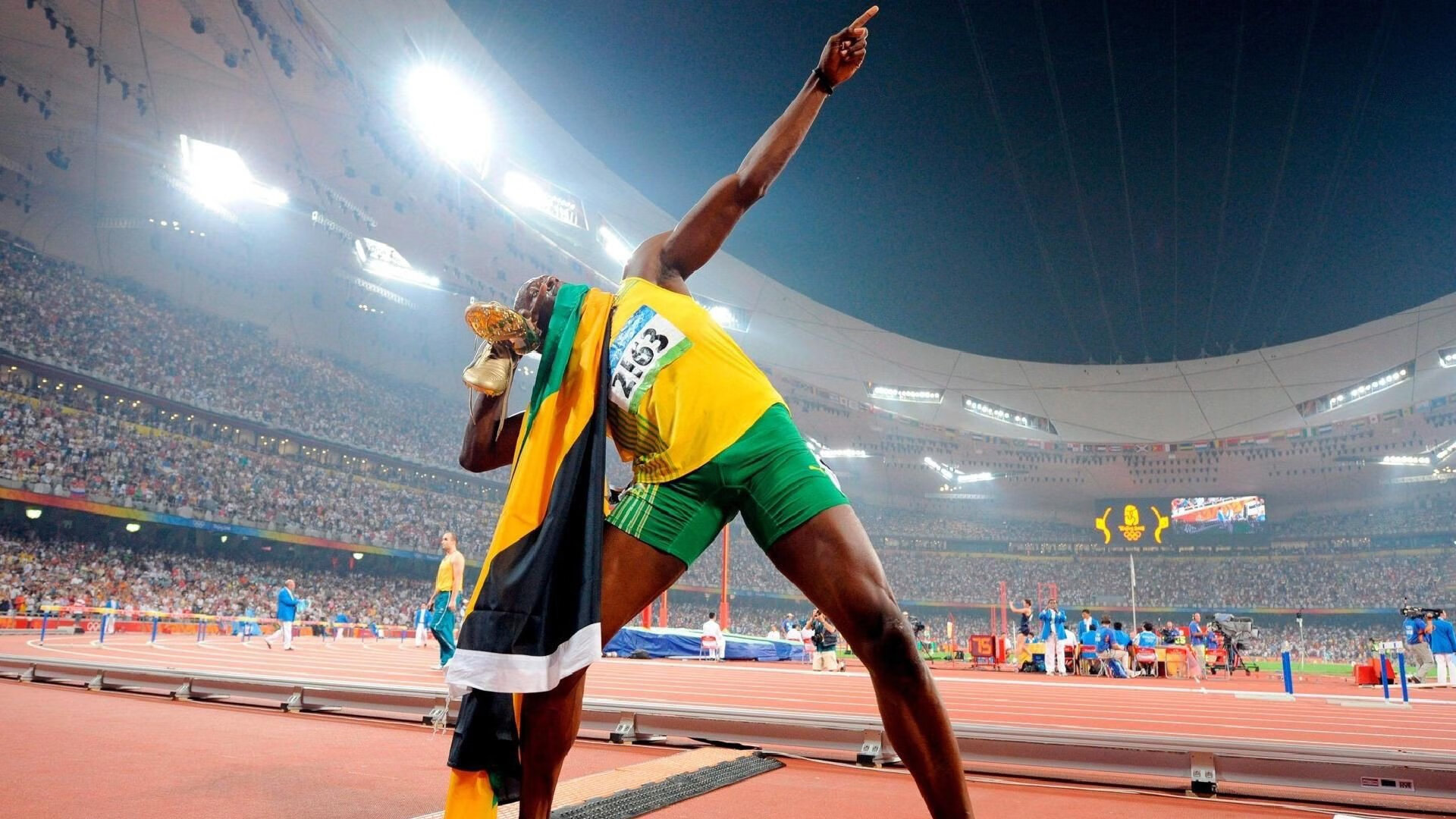 赛道上的红与银，塞恩斯状态火热，梅赛德斯力克阿斯顿马丁